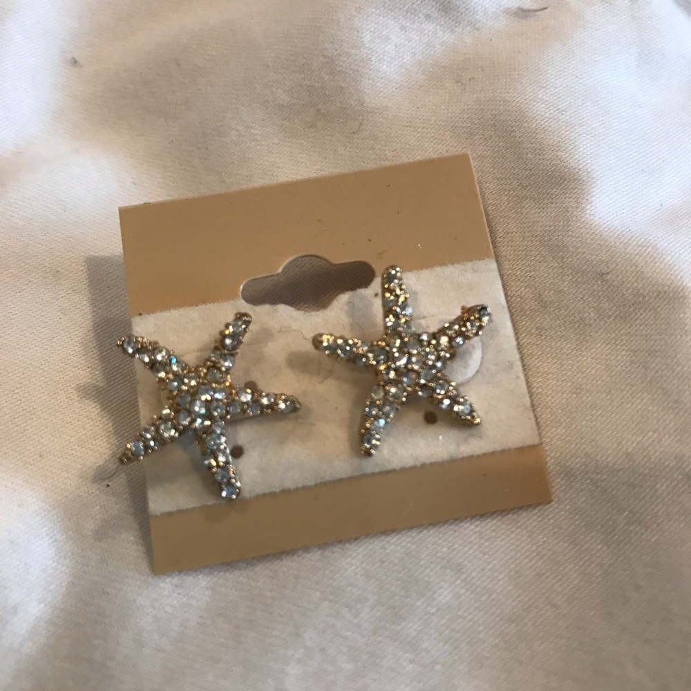 NWOT Gold Starfish Earrings with ‘Diamonds’